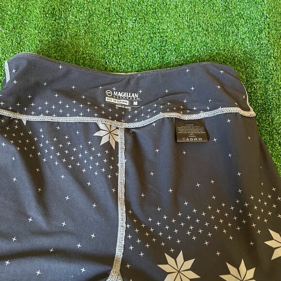 Magellan Outdoors Reversible Full Length Grey Leggings Base layer Pants Size M - Picture 14 of 15